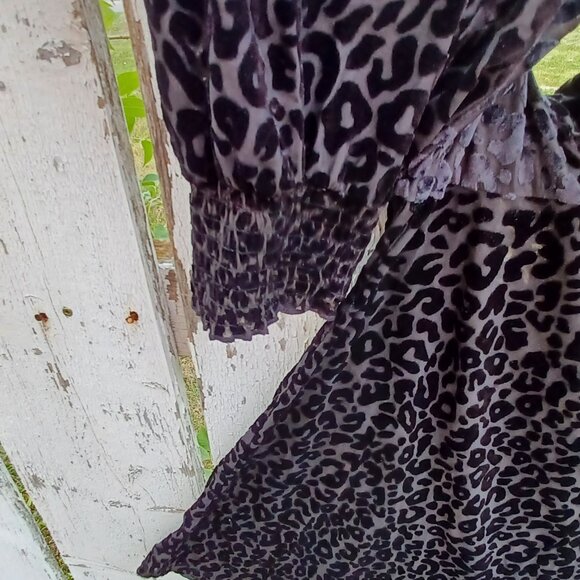 Sheer Love & Legend cheetah print black long-sleeved top - Picture 4 of 5